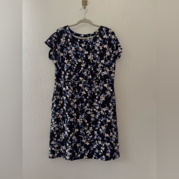 J. Jill Wearever Relaxed Two-Pocket T-Shirt Dress Floral size M - Picture 3 of 10